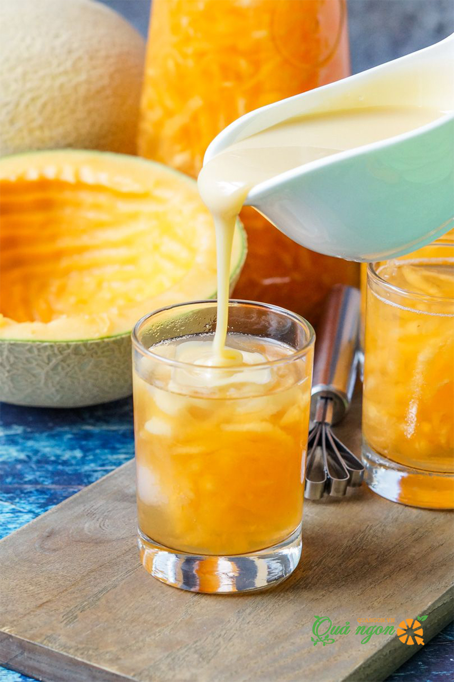 Làm ngọt với đường theo khẩu vị và thêm 2 muỗng canh sữa đặc