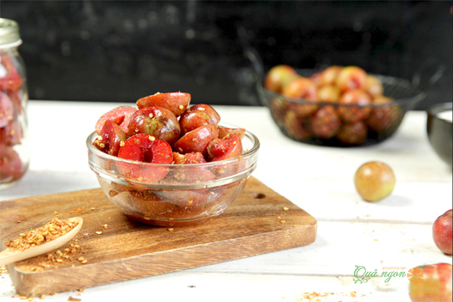 Mận dầm muối ớt chua cay 