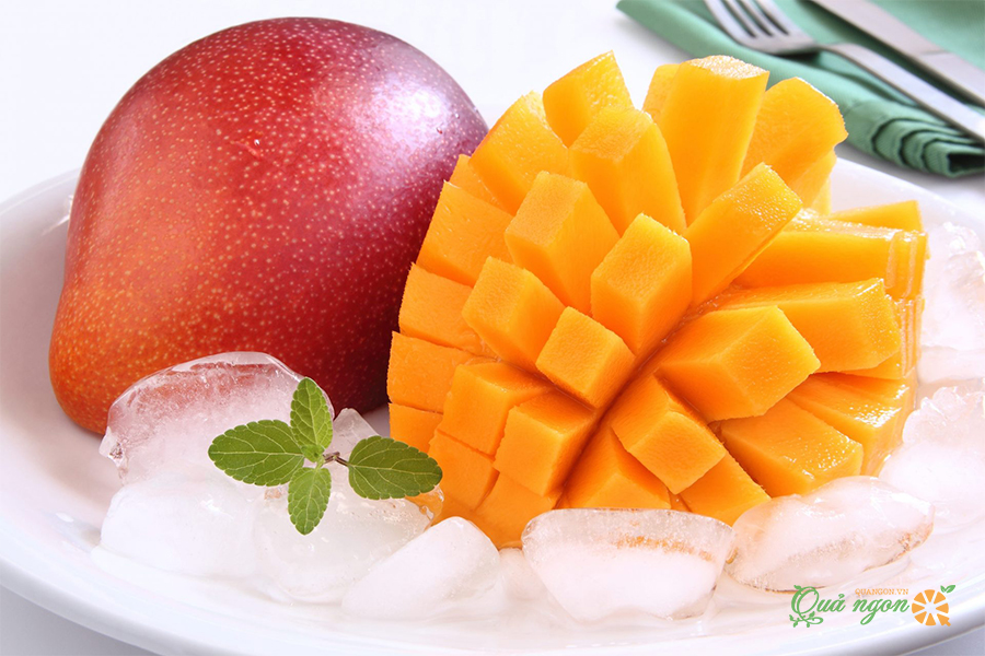 Ruột vàng ươm, thịt dày và rất mọng nước