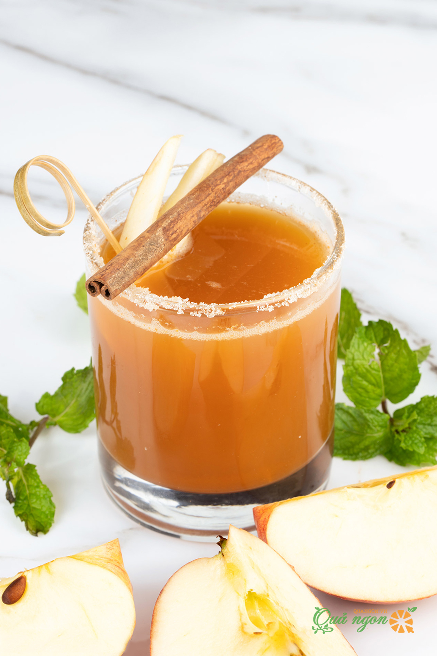 Nước ép táo và rượu Vodka