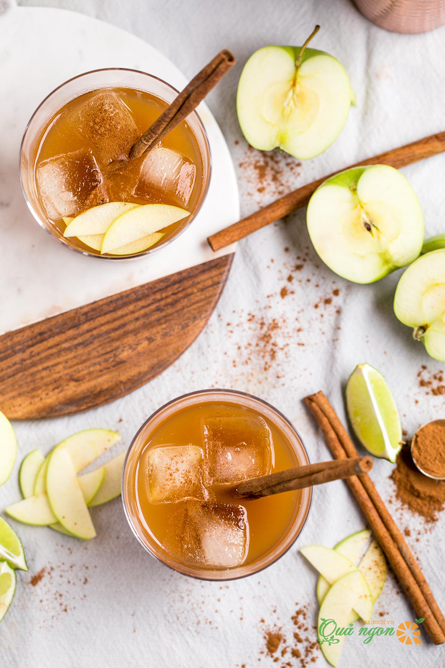Rượu rum táo quế
