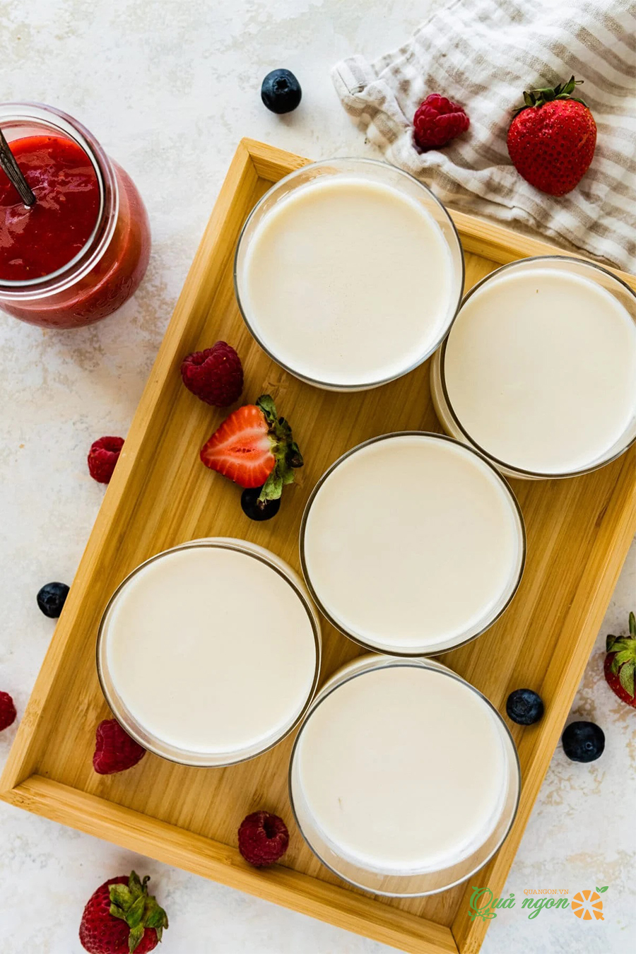 Tráng miệng với công thức Panna Cotta quả mọng dễ dàng