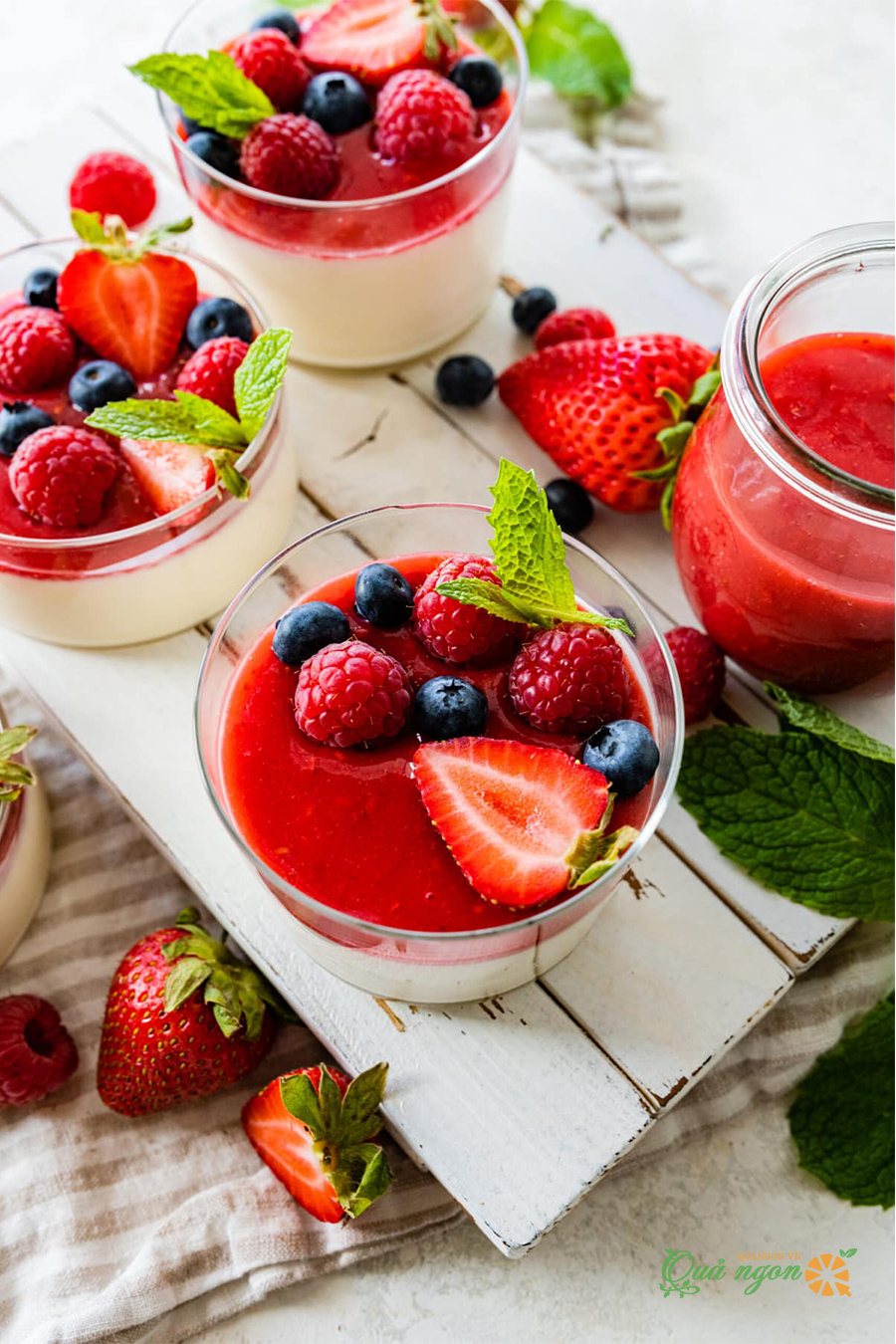 Tráng miệng với công thức Panna Cotta quả mọng dễ dàng